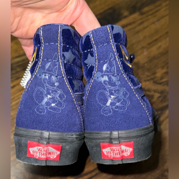 RaRE Kids Fantasia Mickey Mouse Hi Tops size 3.5 - Picture 4 of 6